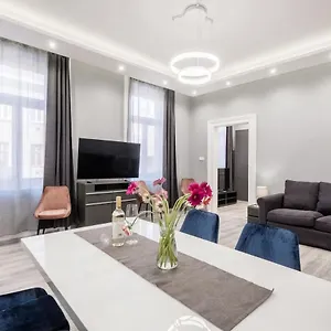 Prime Star Deak Ter Modern Luxury Apartmanhotel