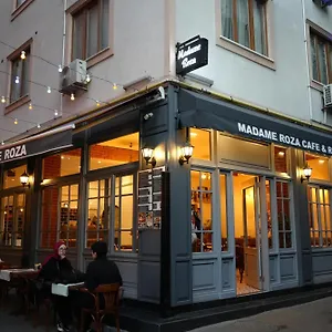 Madame Roza **** Istanboel